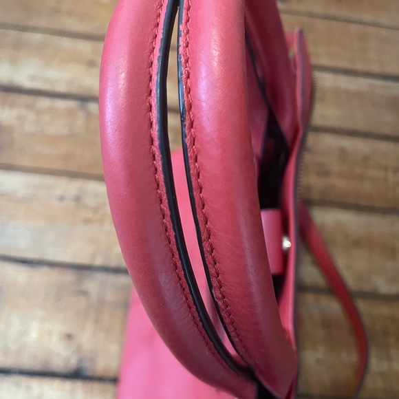 Aimee Kestenberg Gorgeous Coral Leather Handbag - Picture 8 of 11